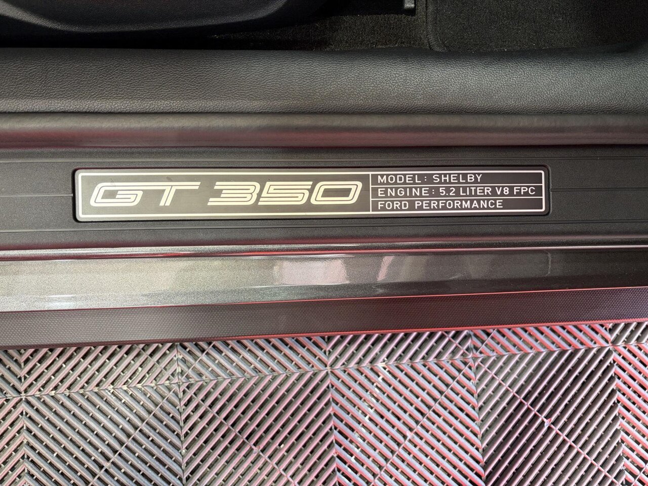 2016 Ford Mustang Shelby GT350   - Photo 22 - Victorville, CA 92392