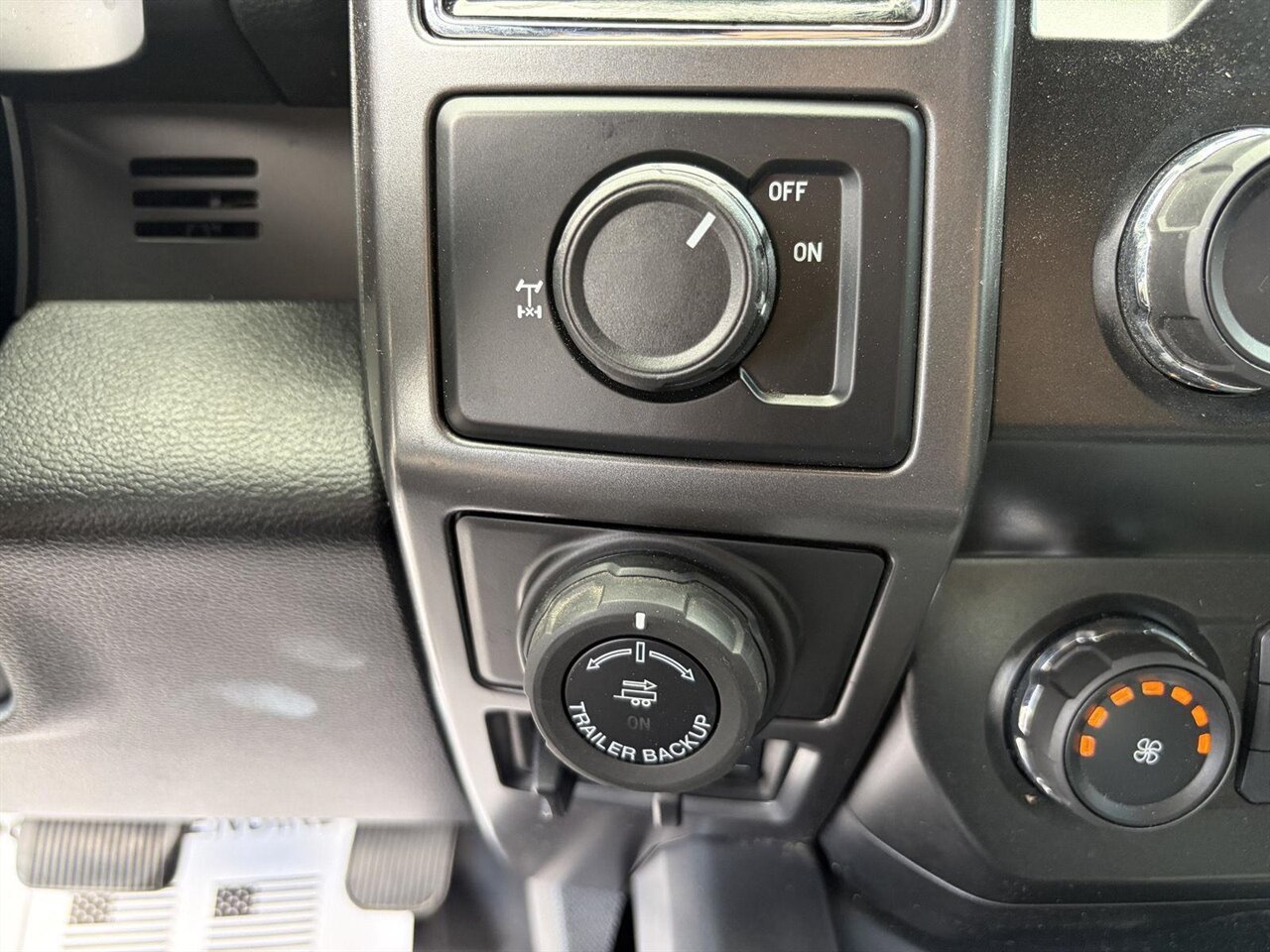 2020 Ford F-150 XLT   - Photo 21 - Victorville, CA 92392