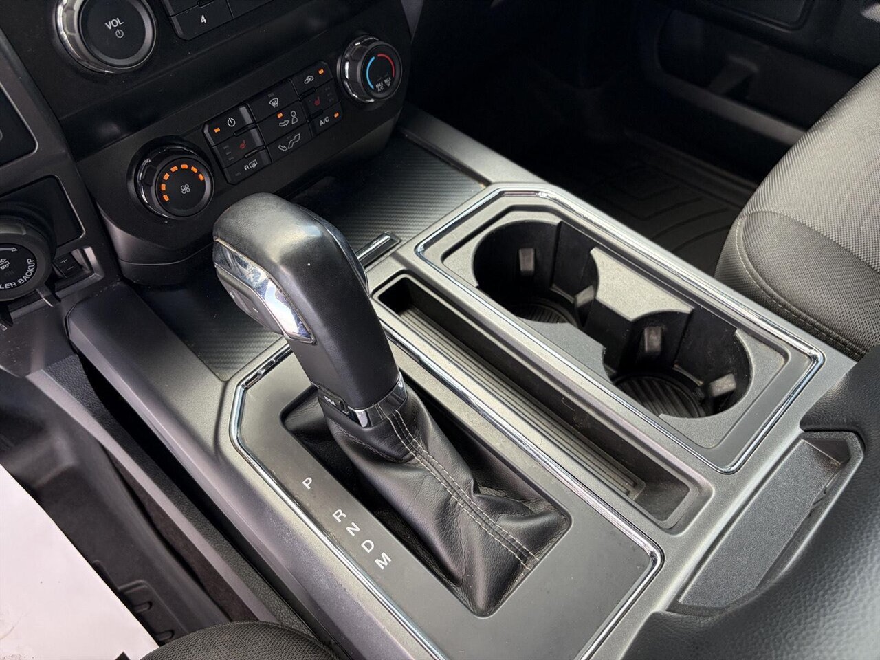 2020 Ford F-150 XLT   - Photo 20 - Victorville, CA 92392