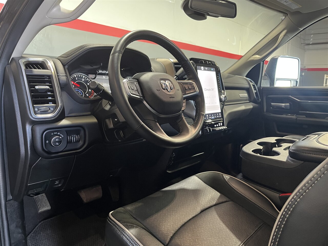 2024 RAM 2500 Laramie - Photo 11 - Victorville, CA 92392