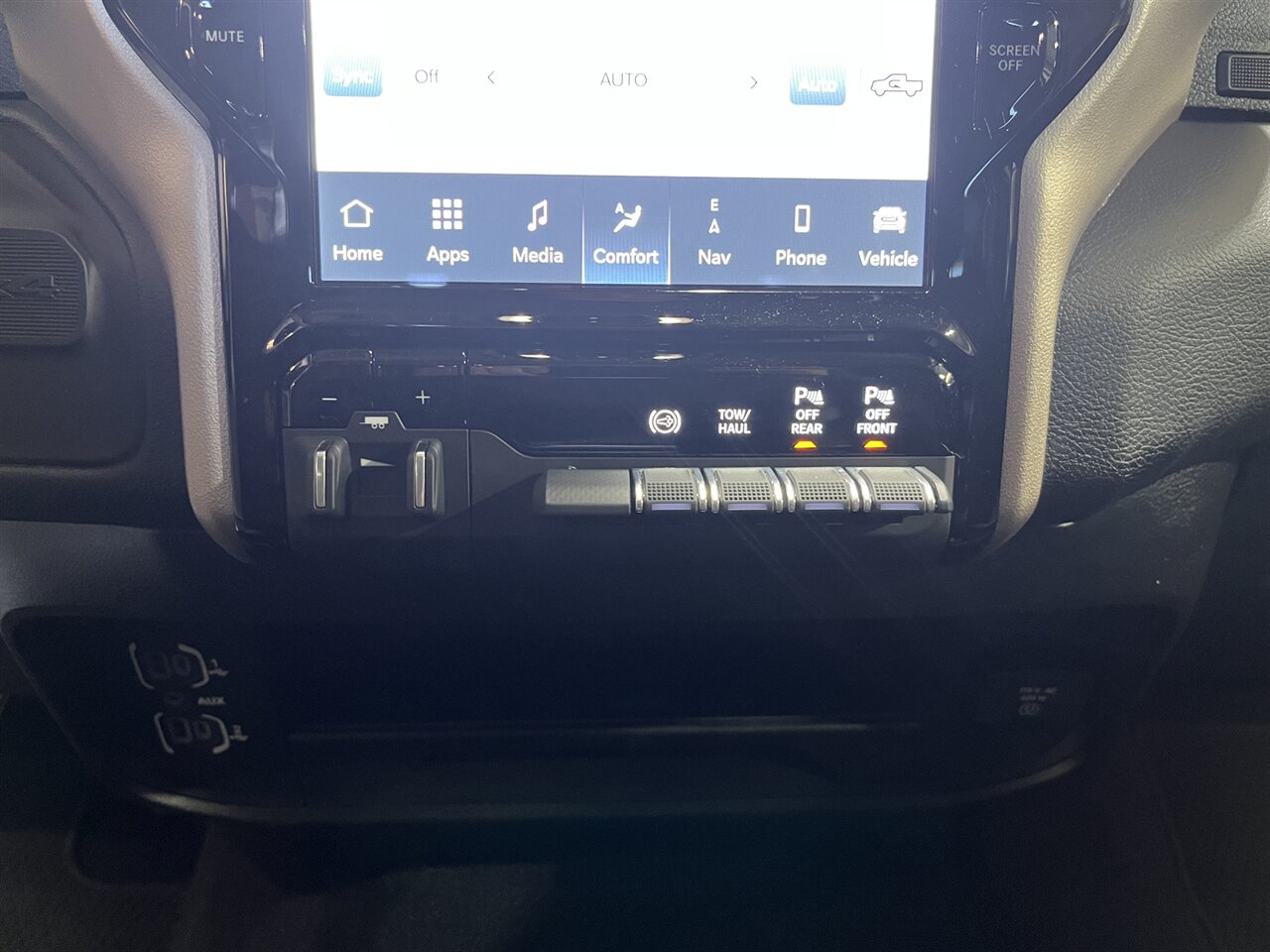 2024 RAM 2500 Laramie - Photo 25 - Victorville, CA 92392