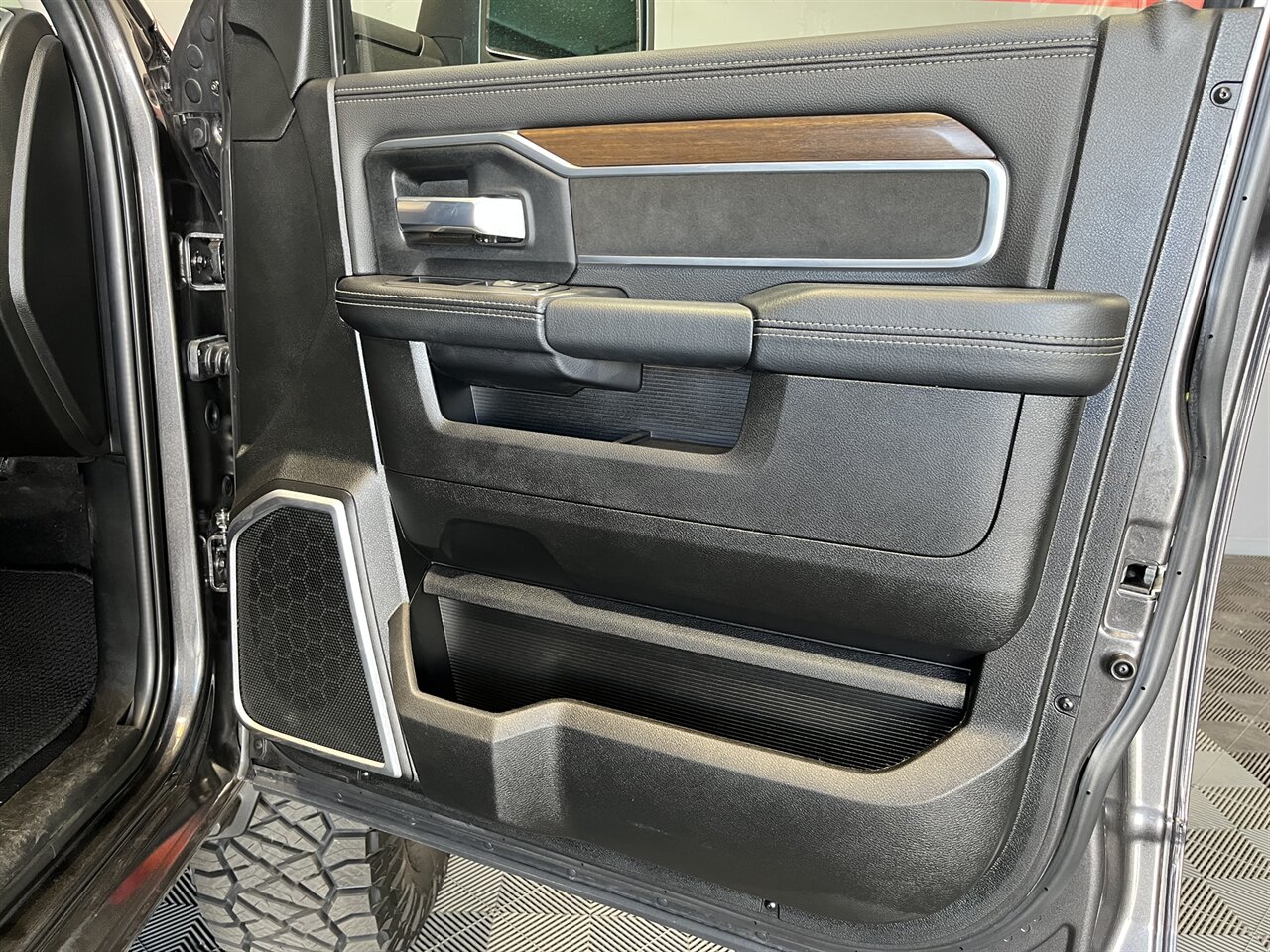 2024 RAM 2500 Laramie - Photo 28 - Victorville, CA 92392