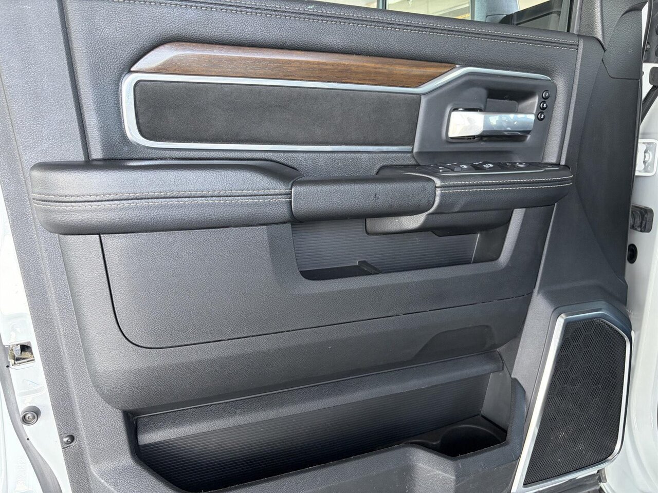 2024 RAM 2500 Laramie - Photo 14 - Victorville, CA 92392