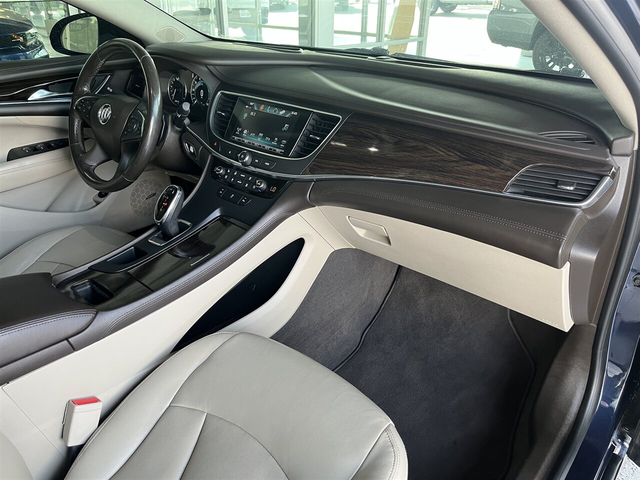 2017 Buick LaCrosse Premium - Photo 6 - Victorville, CA 92392