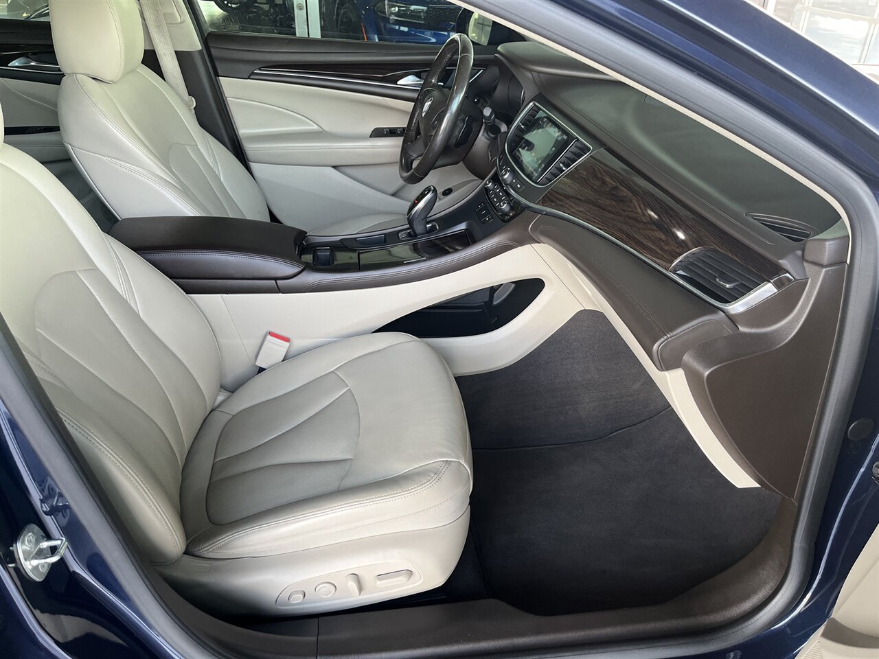 2017 Buick LaCrosse Premium - Photo 7 - Victorville, CA 92392