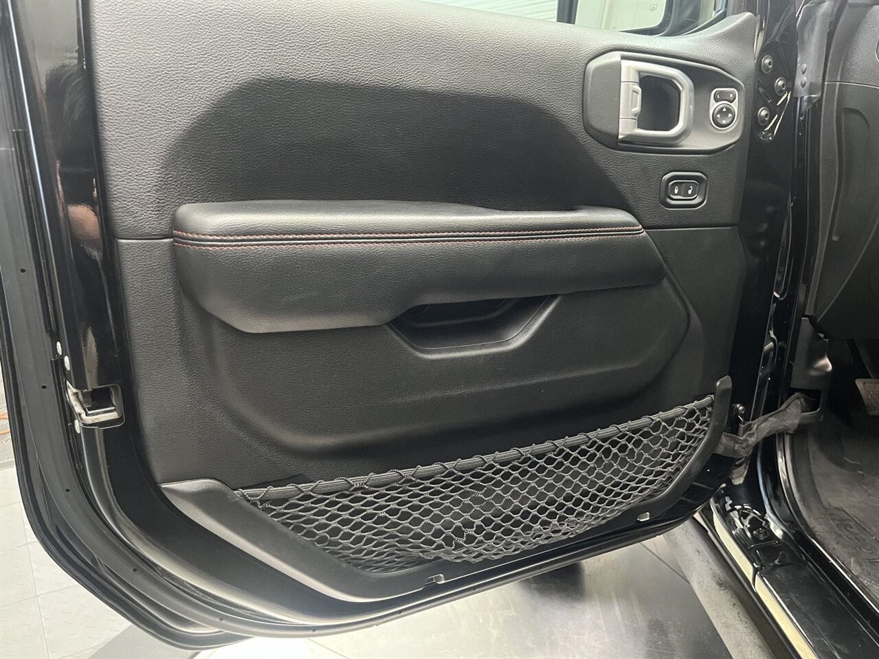 2019 Jeep Wrangler Unlimited Rubicon  Lifted with Fox Performance Shocks - Photo 24 - Victorville, CA 92392