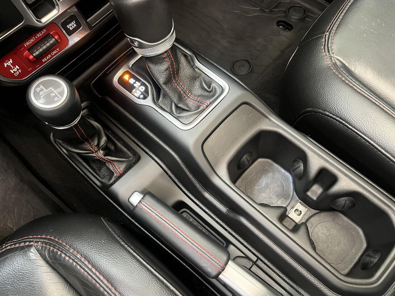 2019 Jeep Wrangler Unlimited Rubicon  Lifted with Fox Performance Shocks - Photo 23 - Victorville, CA 92392