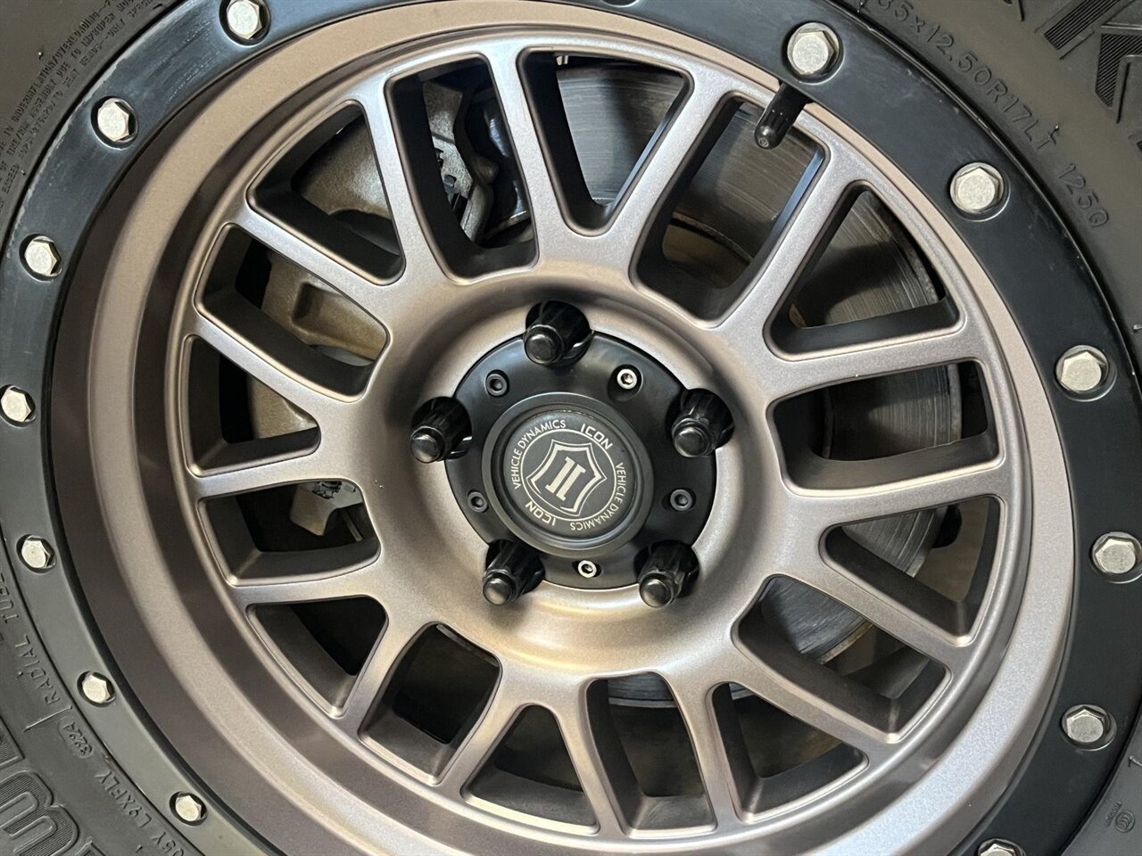 2019 Jeep Wrangler Unlimited Rubicon  Lifted with Fox Performance Shocks - Photo 8 - Victorville, CA 92392