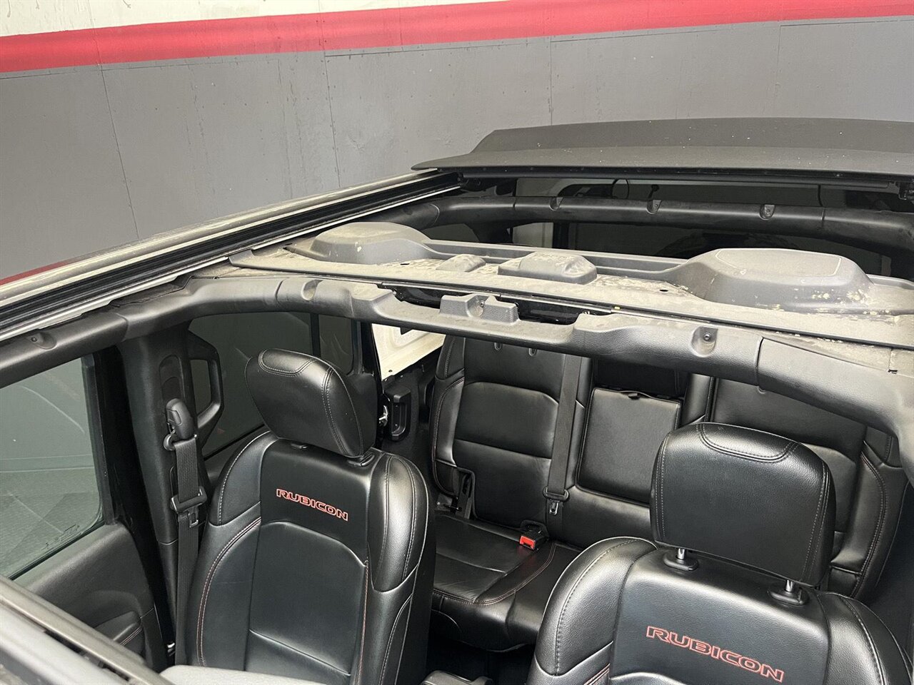 2019 Jeep Wrangler Unlimited Rubicon  Lifted with Fox Performance Shocks - Photo 5 - Victorville, CA 92392