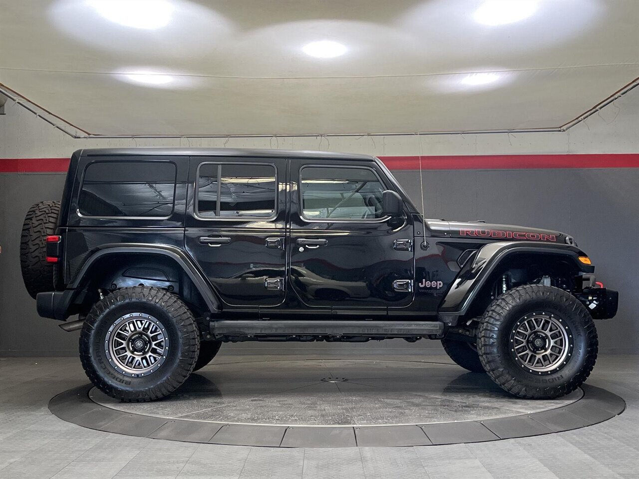 2019 Jeep Wrangler Unlimited Rubicon  Lifted with Fox Performance Shocks - Photo 3 - Victorville, CA 92392