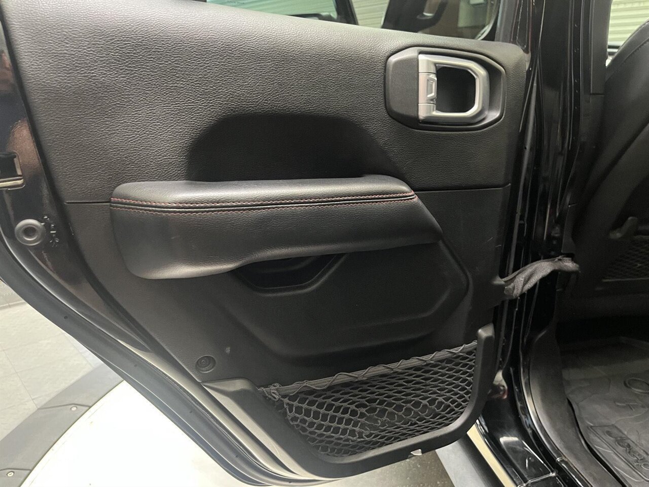 2019 Jeep Wrangler Unlimited Rubicon  Lifted with Fox Performance Shocks - Photo 28 - Victorville, CA 92392