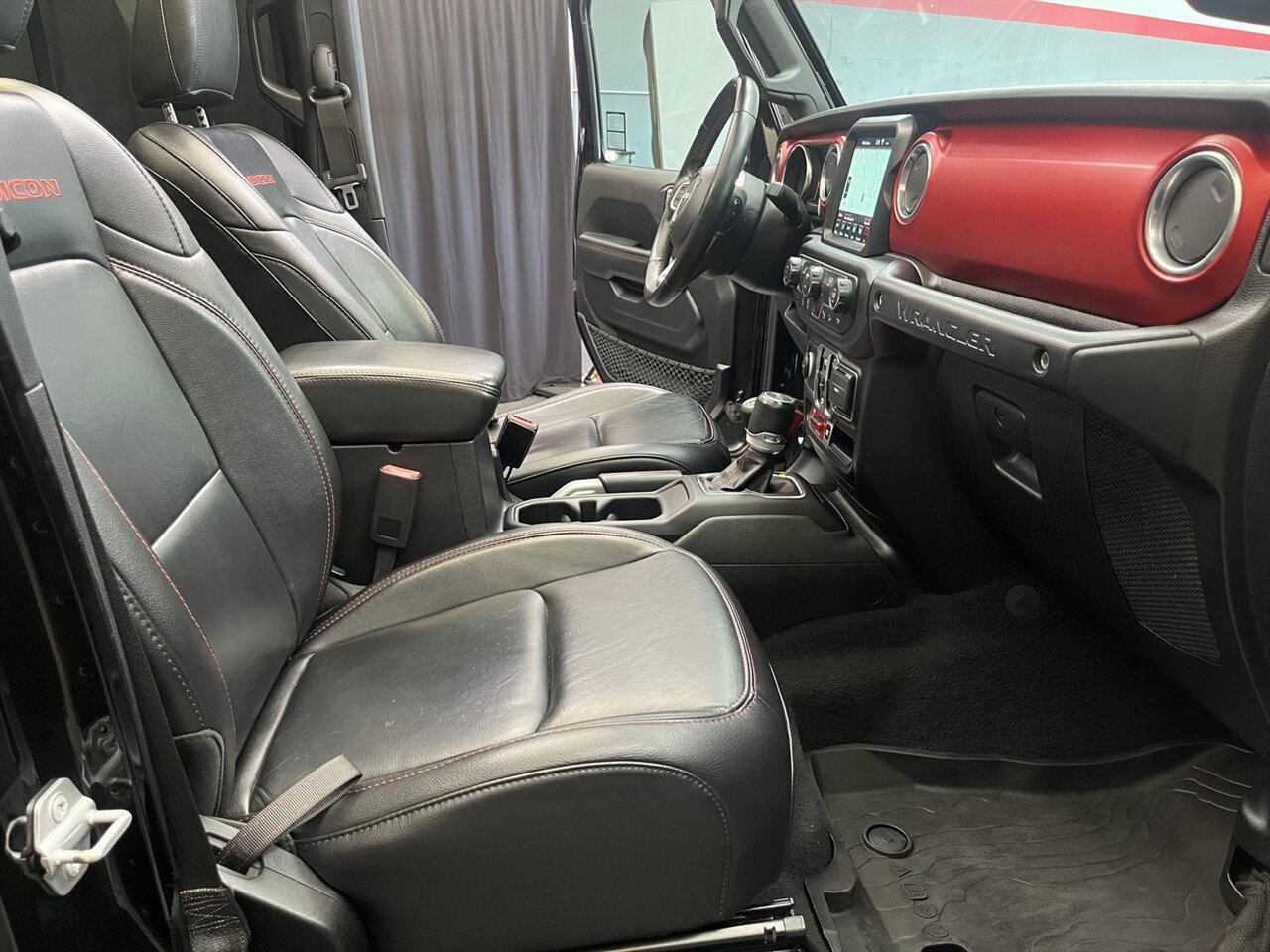 2019 Jeep Wrangler Unlimited Rubicon  Lifted with Fox Performance Shocks - Photo 26 - Victorville, CA 92392