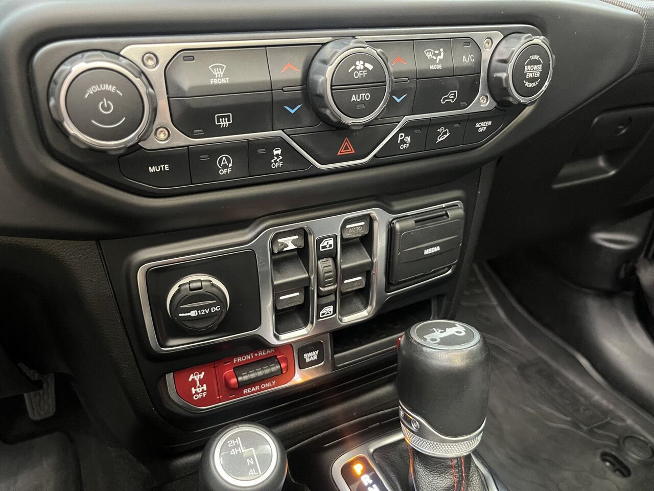 2019 Jeep Wrangler Unlimited Rubicon  Lifted with Fox Performance Shocks - Photo 21 - Victorville, CA 92392