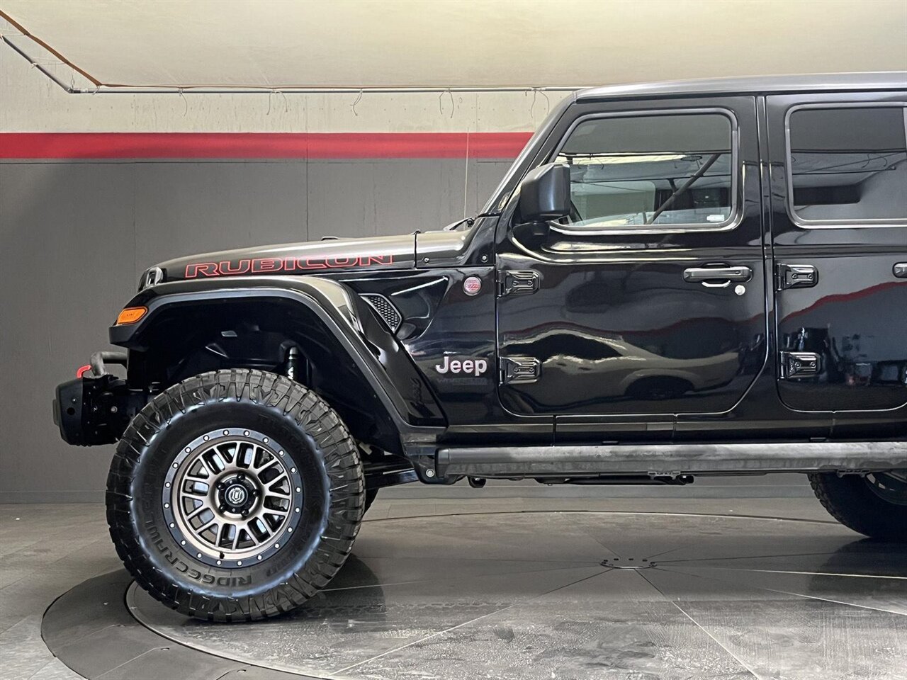 2019 Jeep Wrangler Unlimited Rubicon  Lifted with Fox Performance Shocks - Photo 15 - Victorville, CA 92392