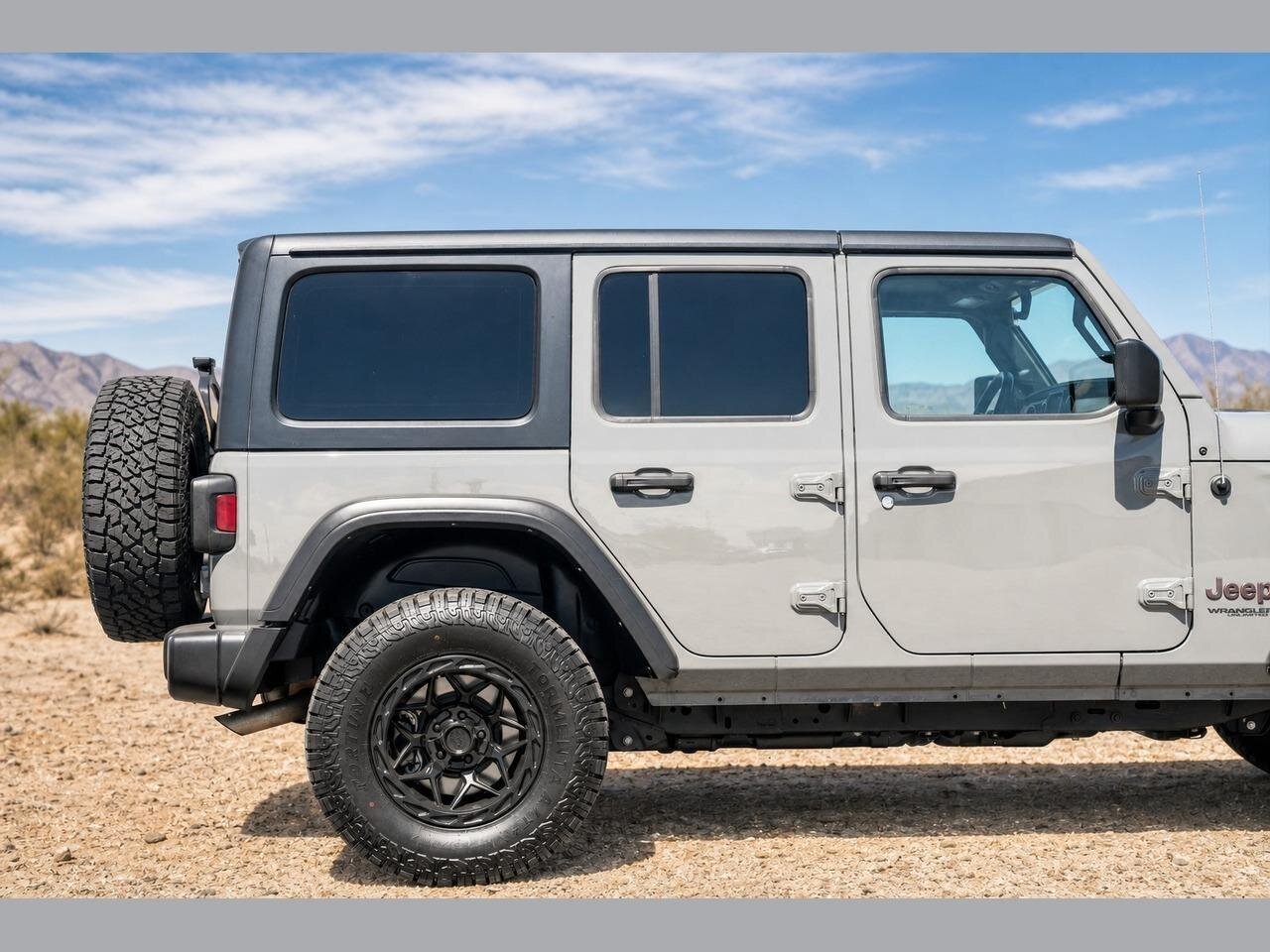 2021 Jeep Wrangler Unlimited Rubicon Custom Wheels and Tires! - Photo 10 - Victorville, CA 92392