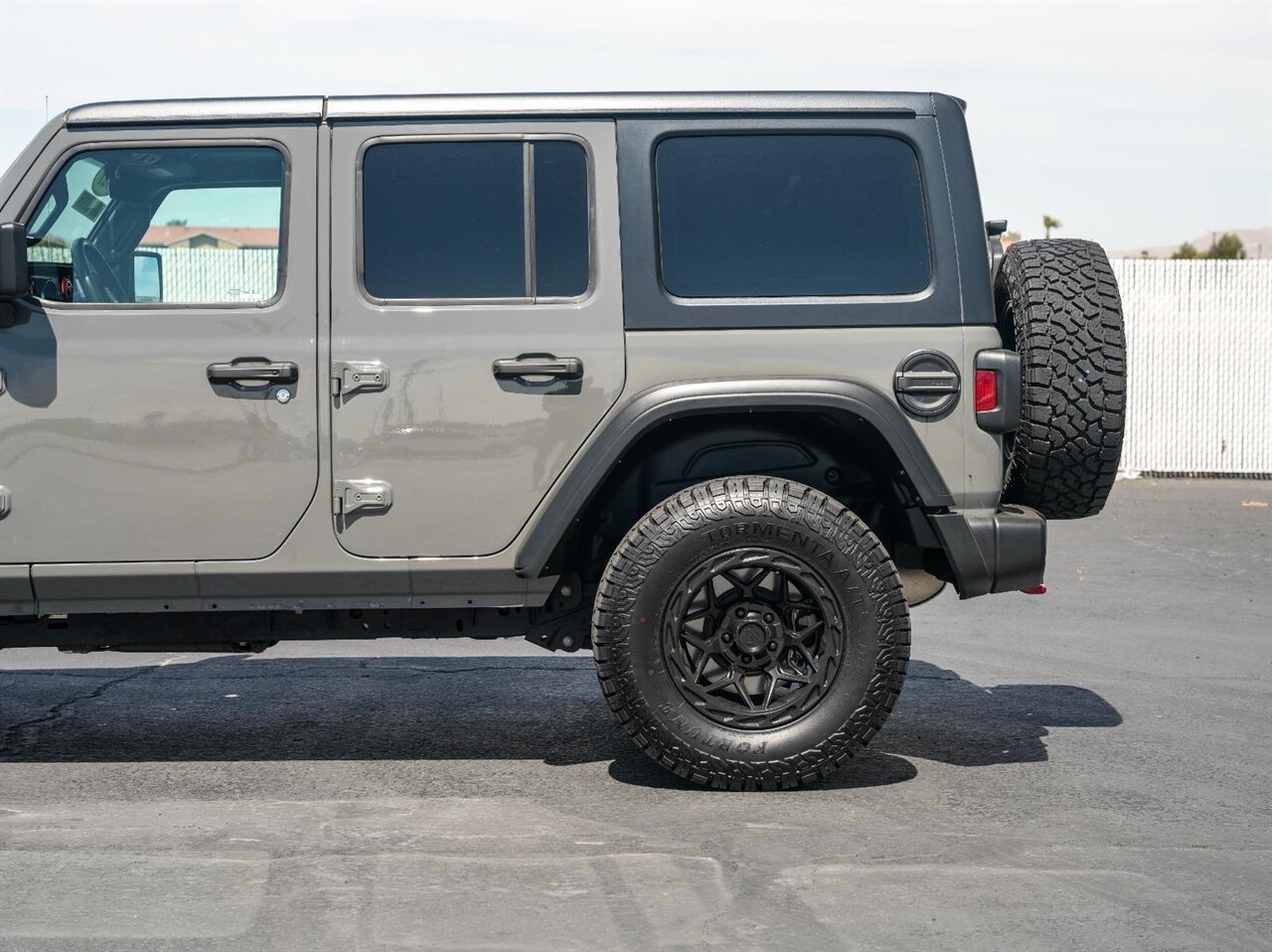 2021 Jeep Wrangler Unlimited Rubicon  Custom Wheels and Tires! - Photo 9 - Victorville, CA 92392