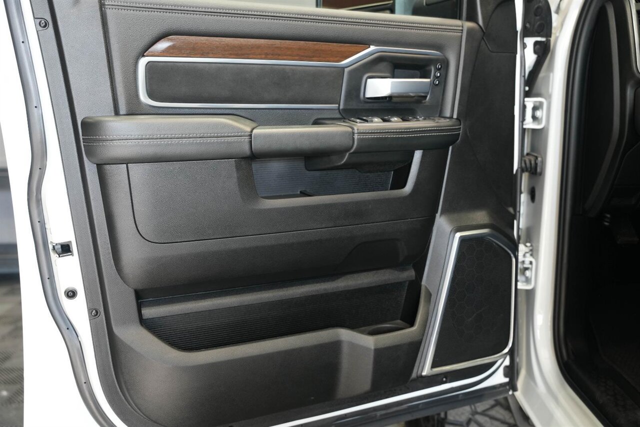 2024 RAM 2500 Laramie   - Photo 17 - Victorville, CA 92392