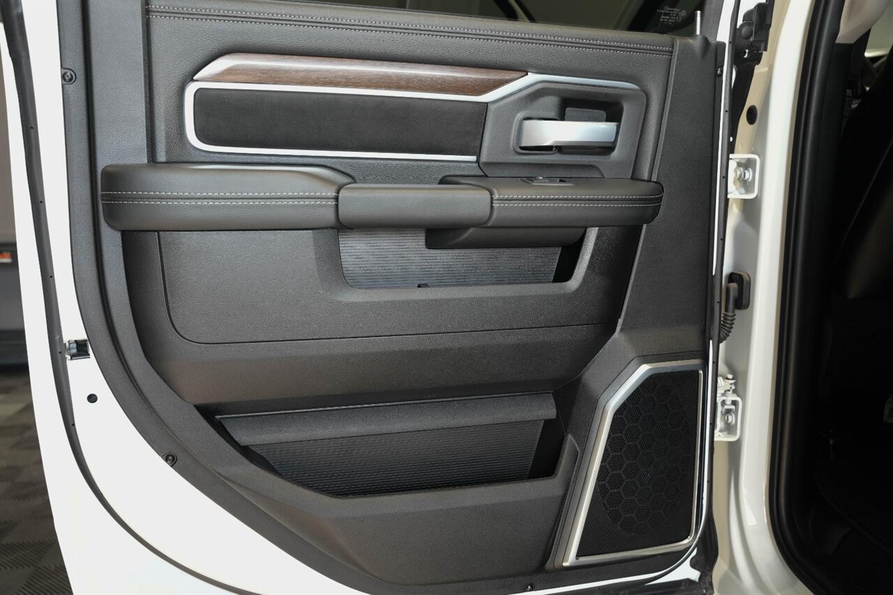 2024 RAM 2500 Laramie   - Photo 26 - Victorville, CA 92392