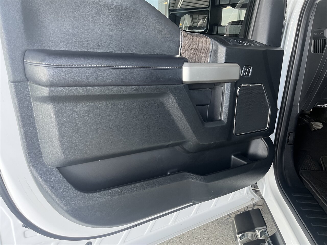 2019 Ford F-250 Super Duty lariat - Photo 27 - Victorville, CA 92392