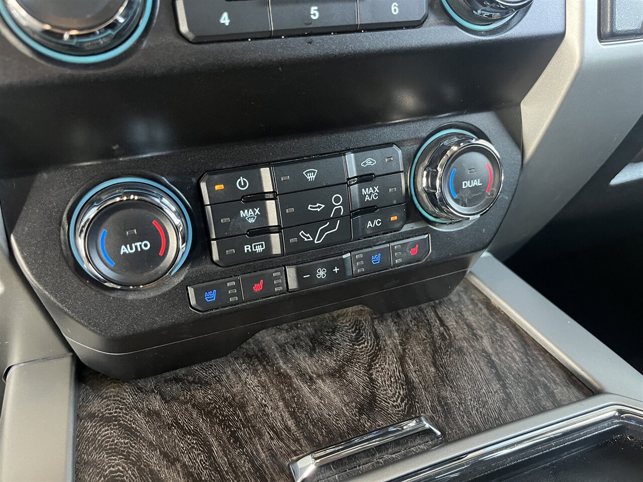 2019 Ford F-250 Super Duty lariat - Photo 21 - Victorville, CA 92392