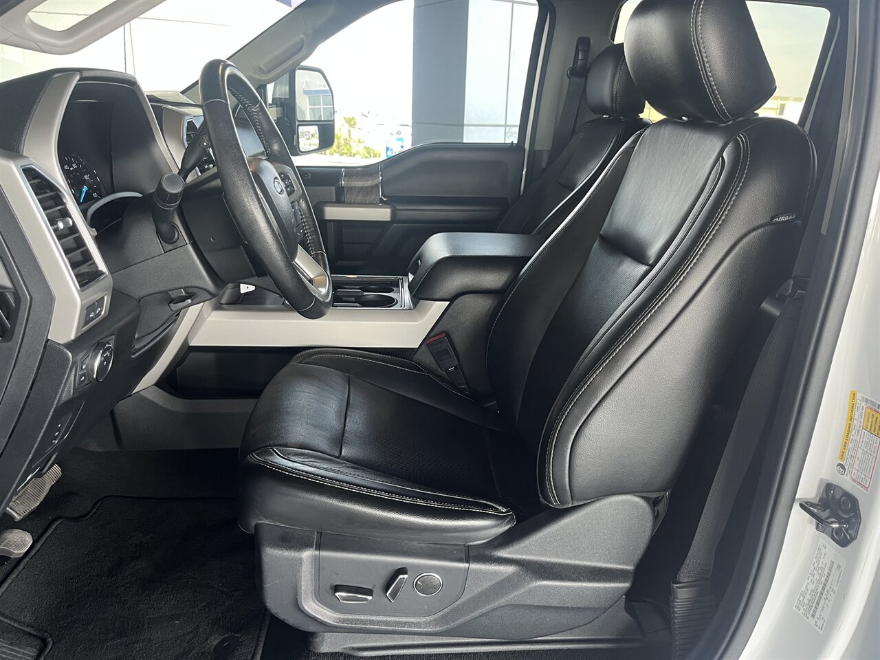 2019 Ford F-250 Super Duty lariat - Photo 2 - Victorville, CA 92392