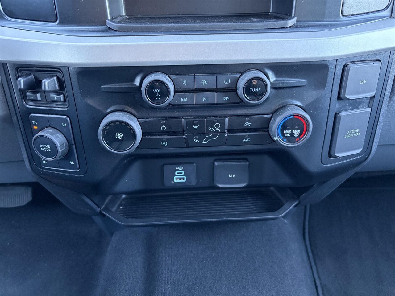 2024 Ford F-250 Super Duty XLT   - Photo 18 - Victorville, CA 92392