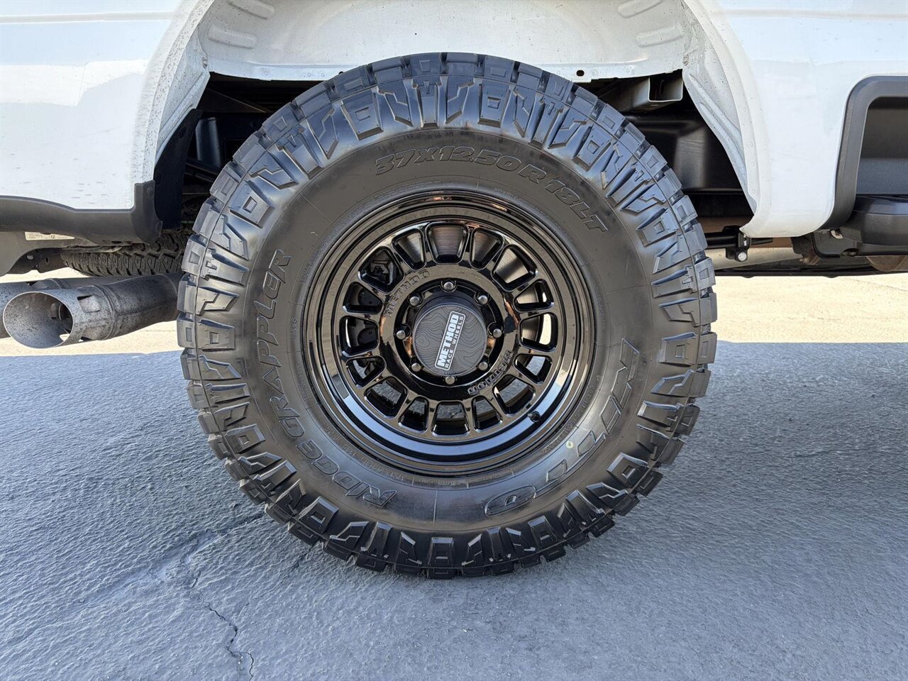 2024 Ford F-250 Super Duty XLT   - Photo 5 - Victorville, CA 92392