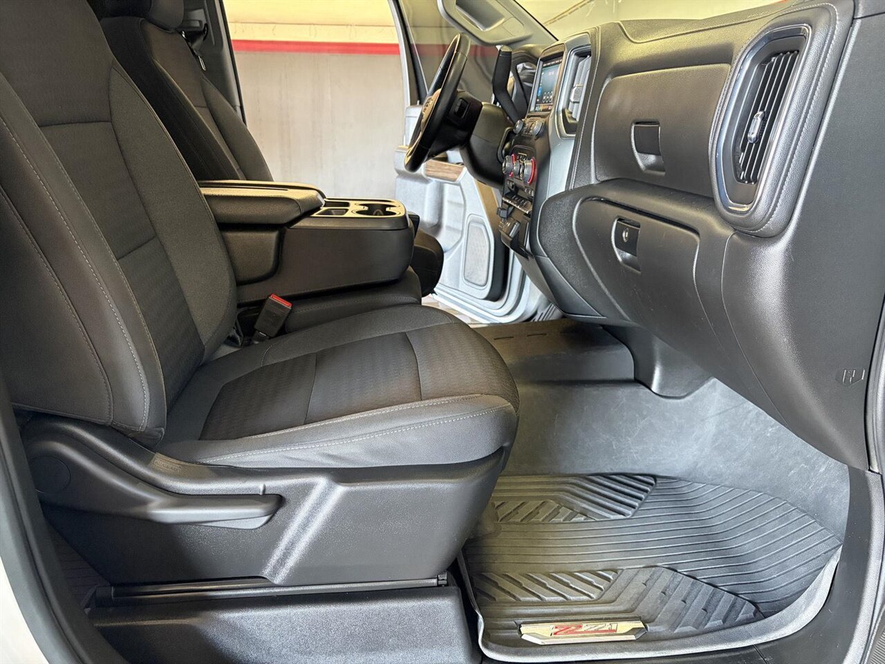 2023 Chevrolet Silverado 2500HD LT - Photo 20 - Victorville, CA 92392