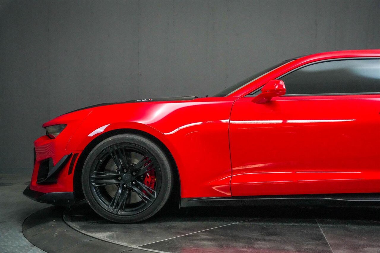 2018 Chevrolet Camaro ZL1 - Photo 13 - Victorville, CA 92392