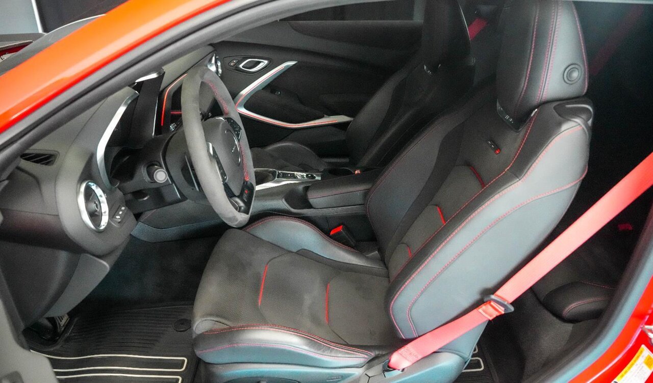 2018 Chevrolet Camaro ZL1 - Photo 2 - Victorville, CA 92392