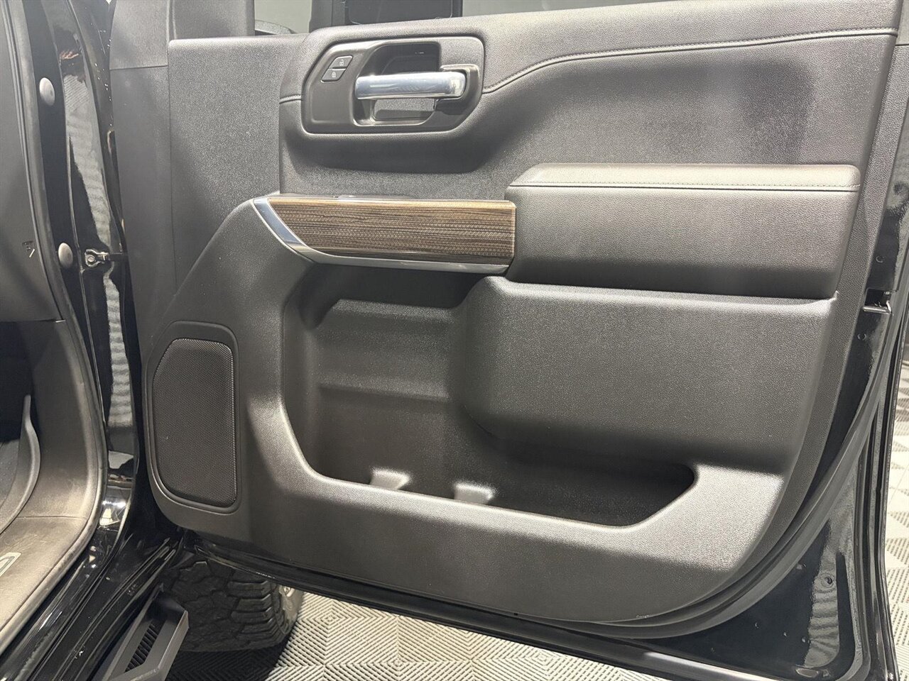 2020 Chevrolet Silverado 2500HD LT   - Photo 28 - Victorville, CA 92392