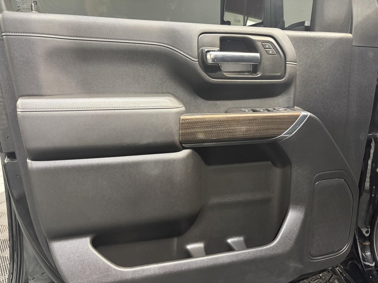 2020 Chevrolet Silverado 2500HD LT   - Photo 16 - Victorville, CA 92392