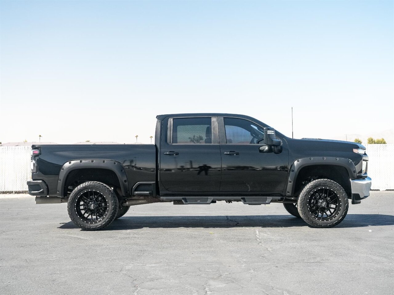 2020 Chevrolet Silverado 2500HD LT   - Photo 10 - Victorville, CA 92392