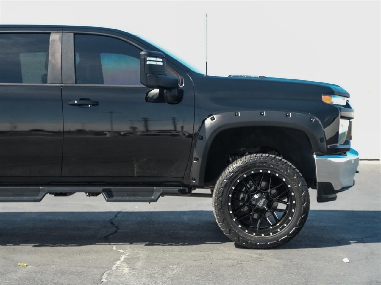 2020 Chevrolet Silverado 2500HD LT   - Photo 11 - Victorville, CA 92392