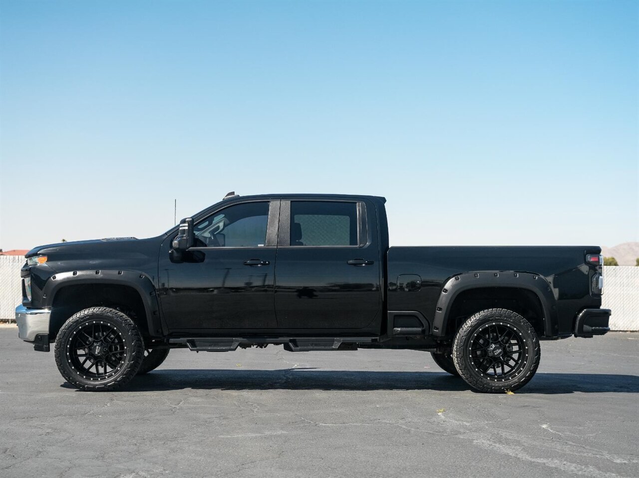 2020 Chevrolet Silverado 2500HD LT   - Photo 3 - Victorville, CA 92392