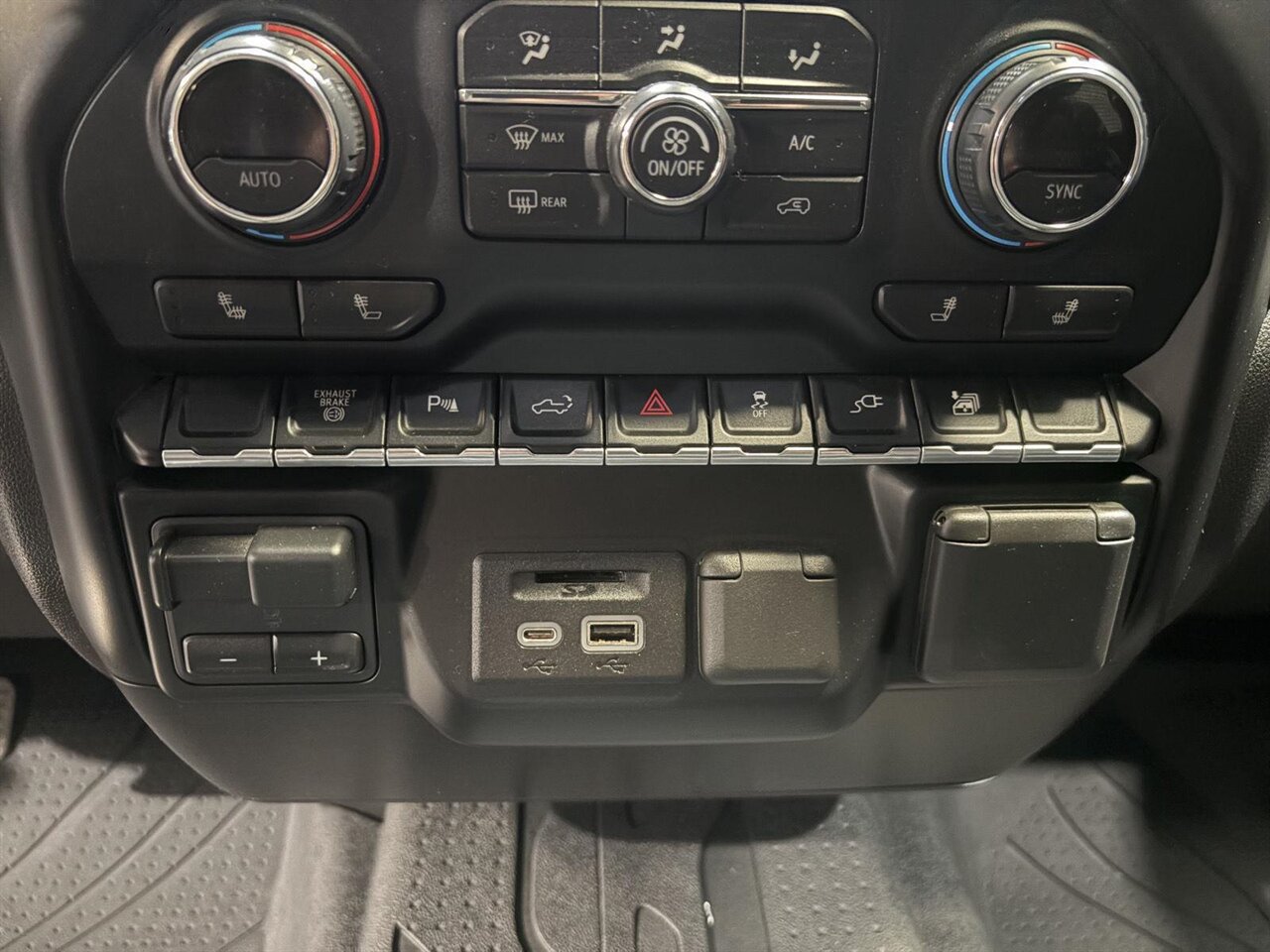 2020 Chevrolet Silverado 2500HD LT   - Photo 24 - Victorville, CA 92392