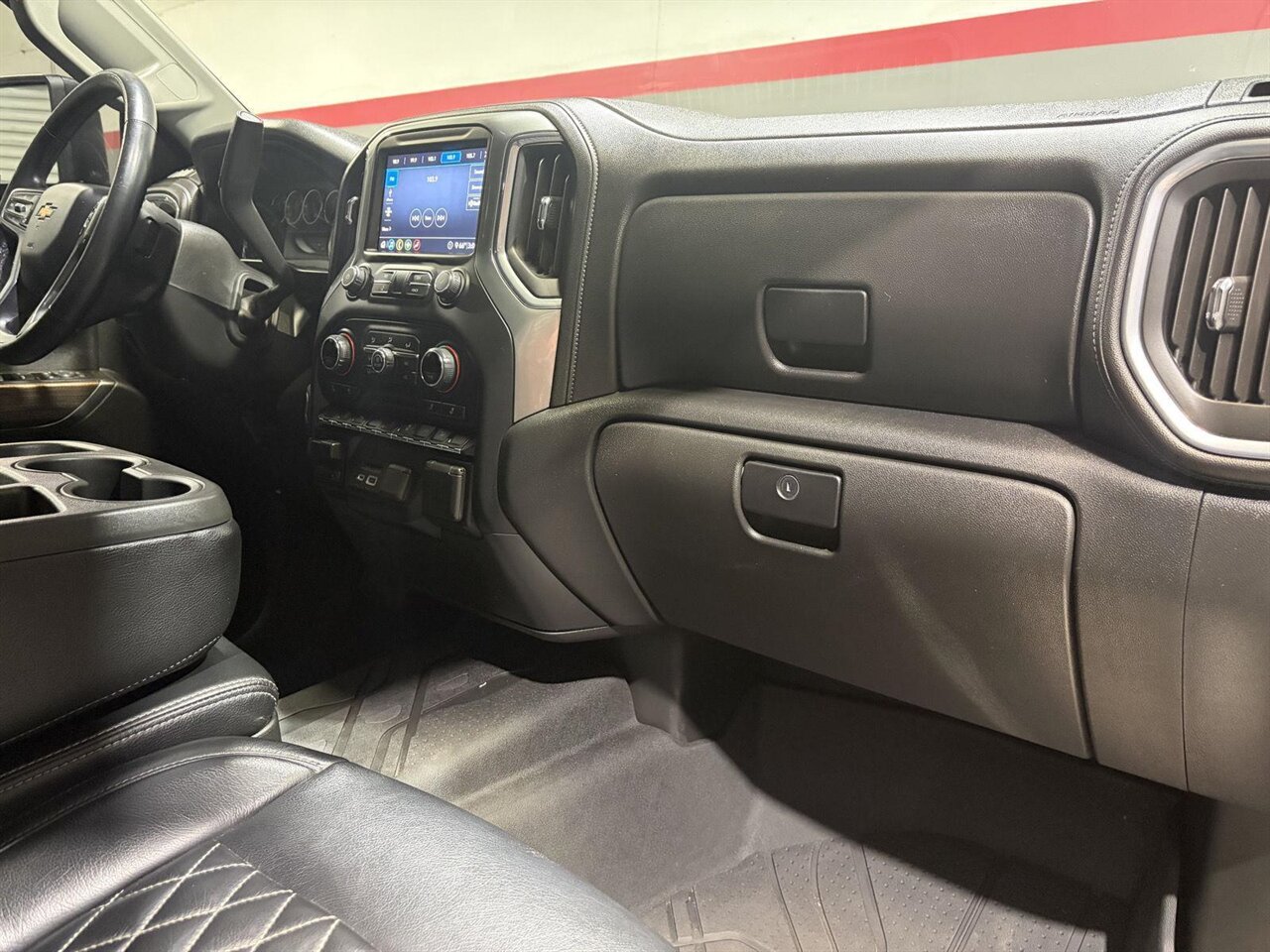 2020 Chevrolet Silverado 2500HD LT   - Photo 30 - Victorville, CA 92392