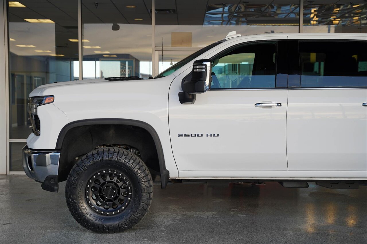 2024 Chevrolet Silverado 2500HD LTZ   - Photo 9 - Victorville, CA 92392