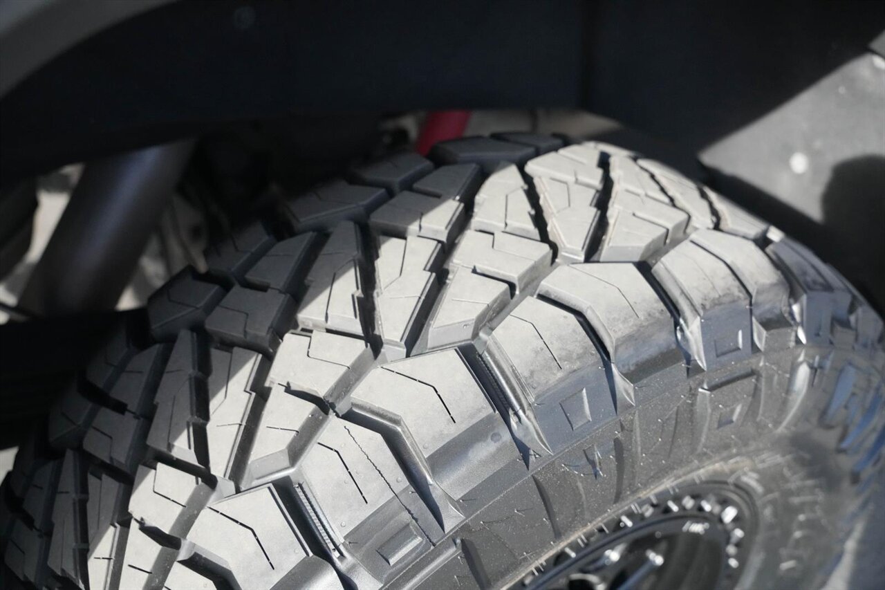 2023 GMC Sierra 2500HD SLT   - Photo 16 - Victorville, CA 92392