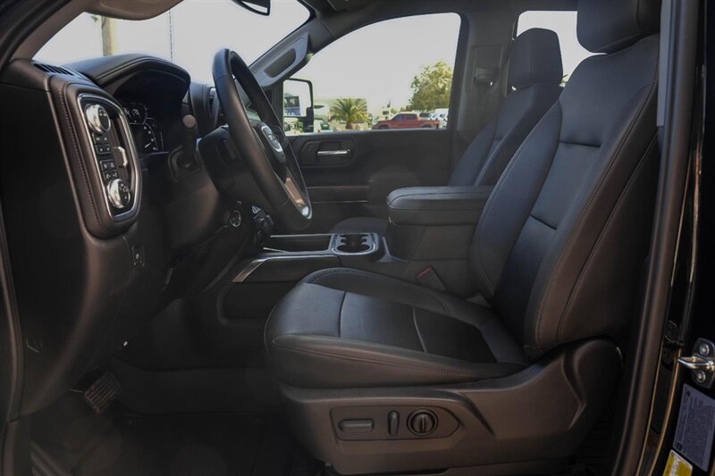 2023 GMC Sierra 2500HD SLT  