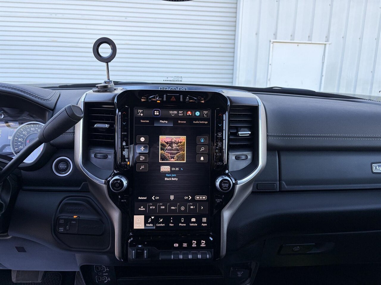 2024 RAM 2500 Laramie - Photo 25 - Victorville, CA 92392