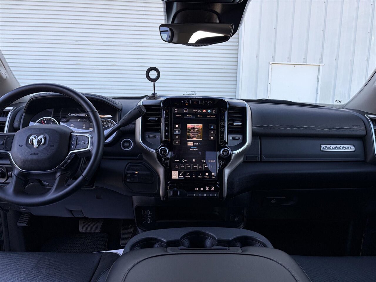 2024 RAM 2500 Laramie - Photo 6 - Victorville, CA 92392