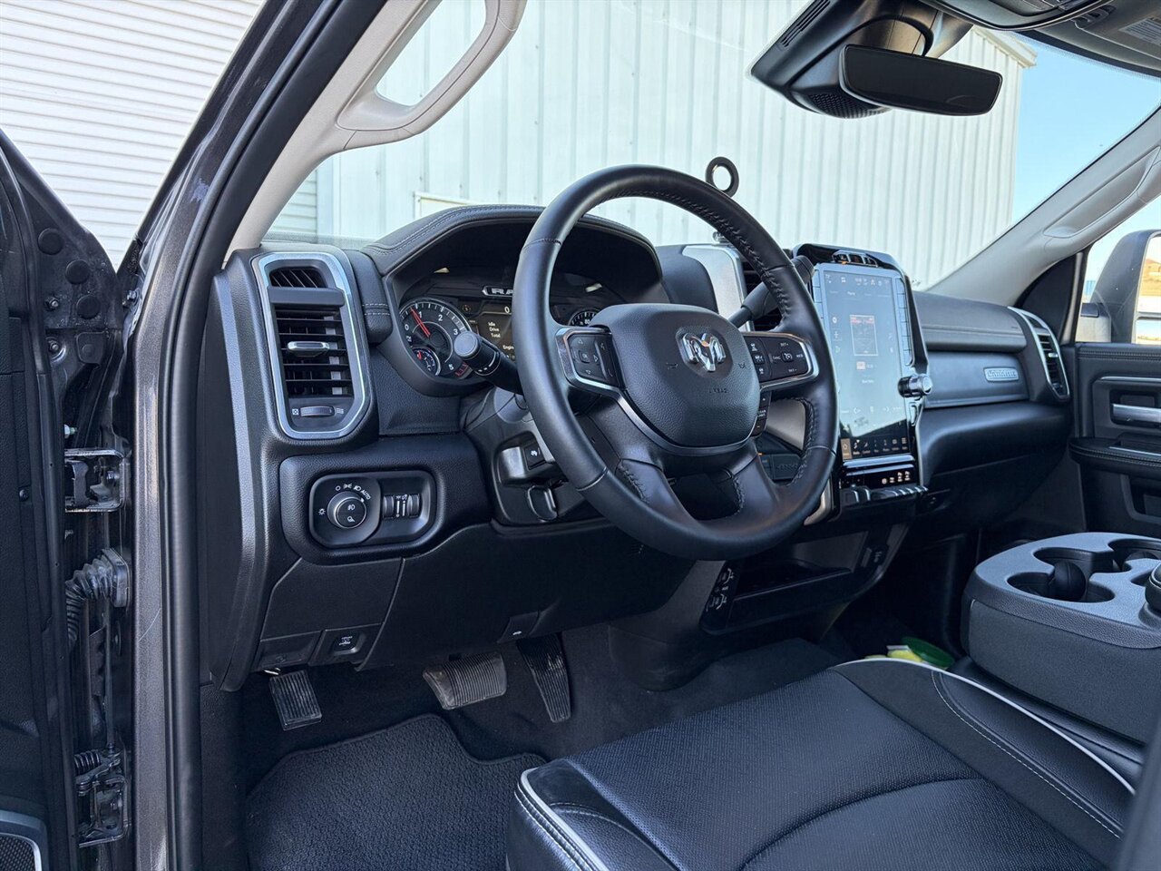 2024 RAM 2500 Laramie - Photo 15 - Victorville, CA 92392