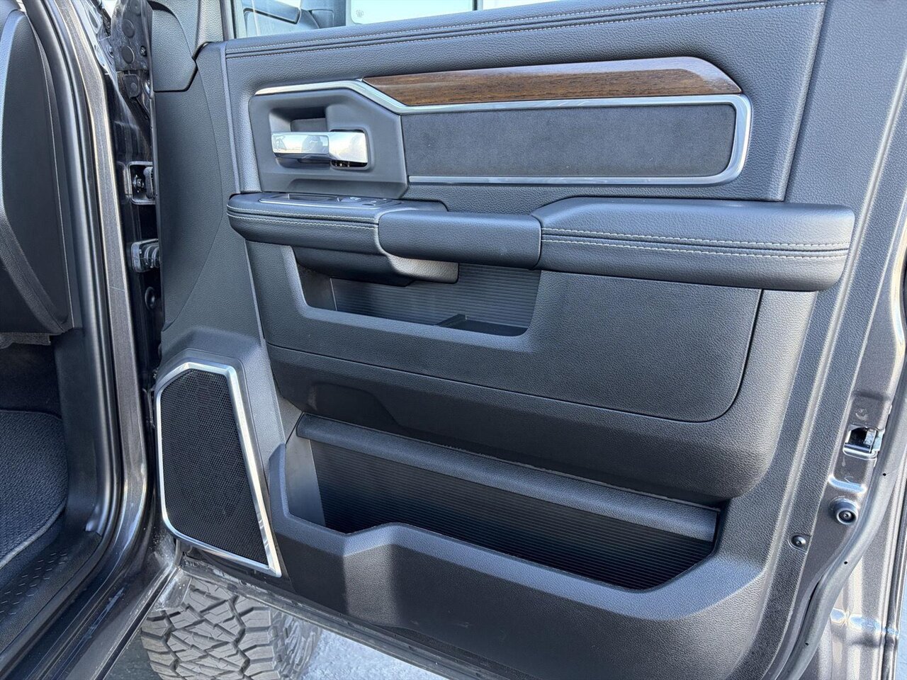 2024 RAM 2500 Laramie - Photo 26 - Victorville, CA 92392