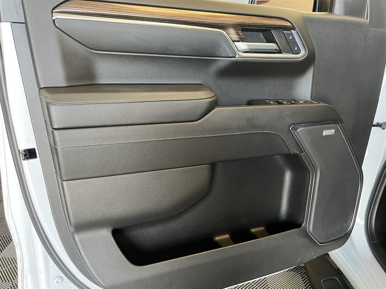 2024 Chevrolet Silverado 1500 LT Trail Boss 6.2 V8 - Sunroof - Photo 16 - Victorville, CA 92392