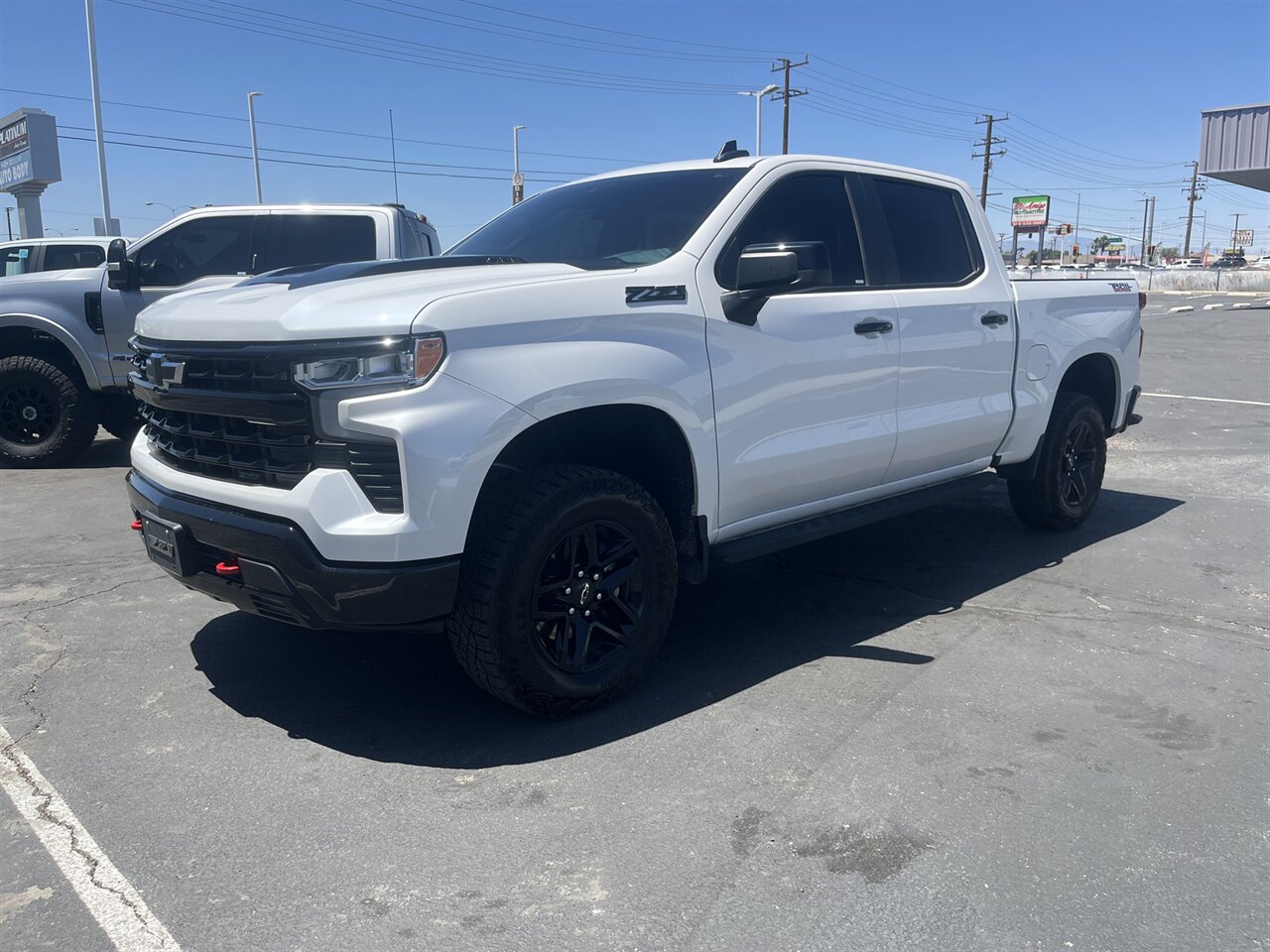 2024 Chevrolet Silverado 1500 LT Trail Boss - Photo 1 - Victorville, CA 92392