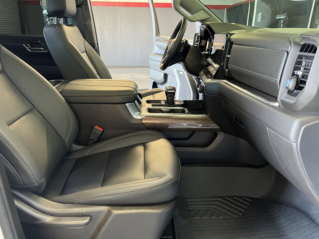 2024 Chevrolet Silverado 1500 LT Trail Boss 6.2 V8 - Sunroof - Photo 26 - Victorville, CA 92392