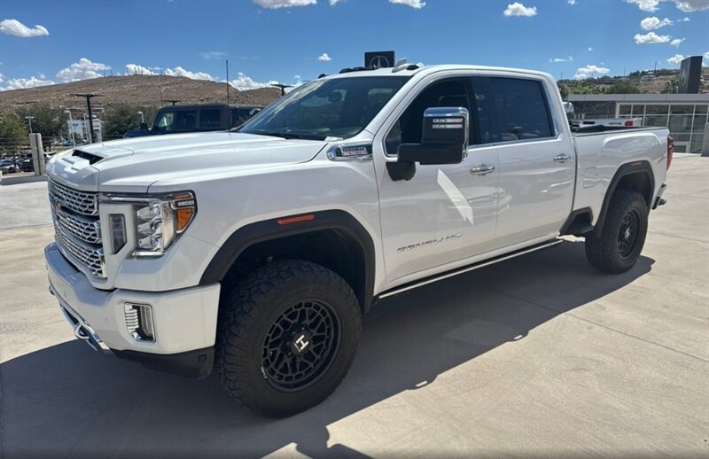 2022 GMC Sierra 3500HD Denali   - Photo 1 - Victorville, CA 92392