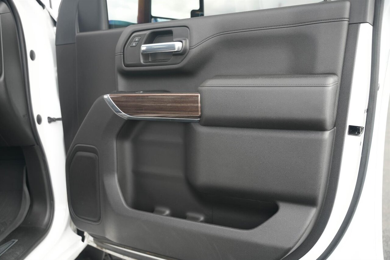 2023 Chevrolet Silverado 2500HD LT   - Photo 27 - Victorville, CA 92392