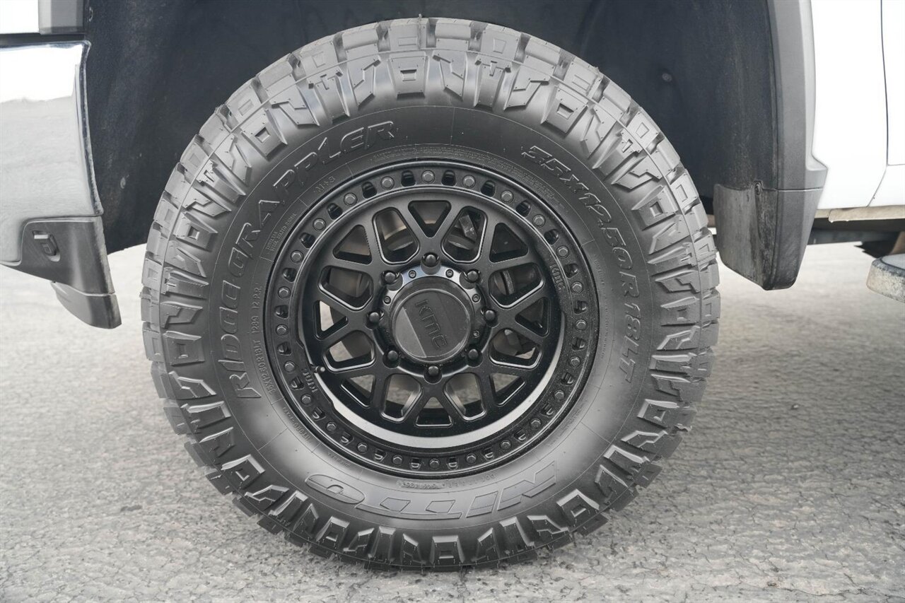 2023 Chevrolet Silverado 2500HD LT   - Photo 16 - Victorville, CA 92392